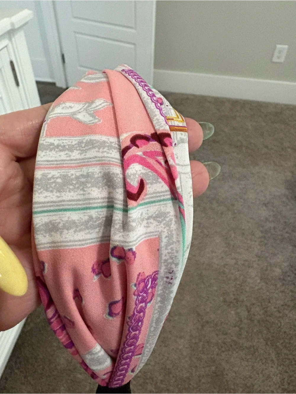 Top knot flat headband super comfortable. Never worn beautiful fabric